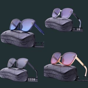 Óculos de sol de designer de charme para mulheres quadradas protegem os olhos lentes de resina óculos suaves retro pc frame design dirigindo óculos de sol de viagem com caixa fa071 C4