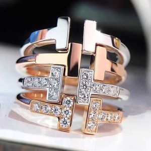 Designer Tiffay och Co Double Ring 925 Sterling Silver Plated 18K Gold Ti Set Diamond T-formad No Smooth Open {Kategori}
