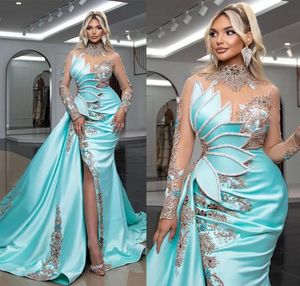 Glamorösa sjön Blue Evening Dresses High Illusion långa ärmar Promklänningar Rhinestones Sidan delade långa kändis kvinnor formella par5163050