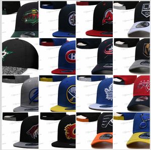 26 kolorów Mens Baseball Hats Klasyczne czarny złoty kolor las V Hip Hop Mix All Teams Hockey Skórzanie Brim Flat Sport Regulowane czapki Chapeau New York AP8-03