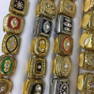 55Pcs 1966 To 2020 American Football Team Champions Championship Ring Set With Wooden Display Box Trophy Souvenir Men Fan Souvenir Nice Gift Wholesale 2024 Gift RR