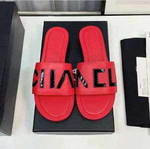 2024 Designer Sandalen Frau Hausschuhe Echtes Leder Flache Sandalen Rosa Grün Blau Sommer Mode Strand Brief Drag Nude Schwarz Weiß Braun Matte Damen Slipper