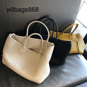 Handbags Woven Bottegvenetas Cabat Handmade Handheld Big Bag for Women 2024 Womens Large Capacity Fashionable and Advanced One Shoulder