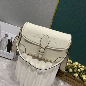 Ny modedesignerväska kvinnor axelväskor högkvalitativa handväskor vända täckmessenger väska med läst läder totes skönhetspåsar lyx för klassisk crossbody boce