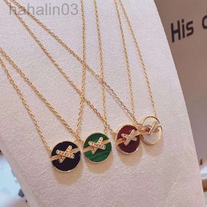 Desginer chamet jewelry bracelet Shangjia Yuan Rose Gold Disc Round Cross White Fritillaria Origin Series Theme Hand Necklace for Womens New Style