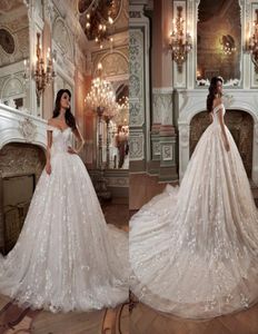 2020 Designer schulterfreie Brautkleider, luxuriöses Ballkleid, appliziertes Spitzenhochzeitskleid, Kapellenschleppe, Brautkleider7578336