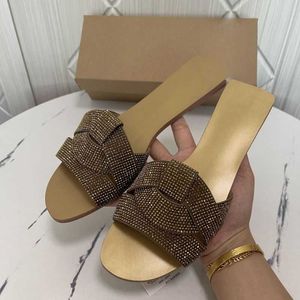 HBP bez marki hurtowo-hurtowy Babouche Femme Rhinestone Wygodne fantazyjne buty na zewnątrz letnie płaskie sandały dla kobiet