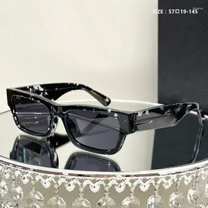 Solglasögon 2024 Retro Rektangel Svart för mäns design Luxury Fashion Glasses Women Gradient Tone UV400