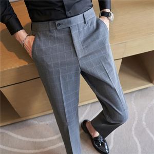 Män Plaid Suit Pants 2024 Autumn New Casual Straight Formal Dress Trousers Slim Fit Pantalon Homme Wedding Party Men Clothing 240318