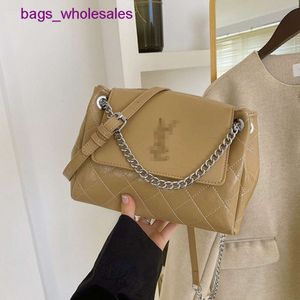 2024 Autumn/winter New Chain Crossbody Bag Large Capacity Niki Simple and Versatile Shoulder Commuter Womens