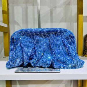 Sacos de ombro 2024 nova água diamante saco portátil nuvem moda feminina corrente clipe carteira jantar único crossbody 240318