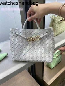 Сумочка BottegaVenetas Andiamo Bags из натуральной кожи New Woven One Small