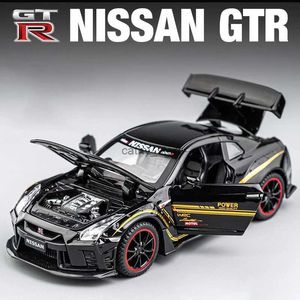 Diecast Model Cars 1/32 Nissan GTR R35 Supercar Legierung Auto Spielzeugauto Metall Sammlung Modellauto Sound und Licht Spielzeug für KinderL2403