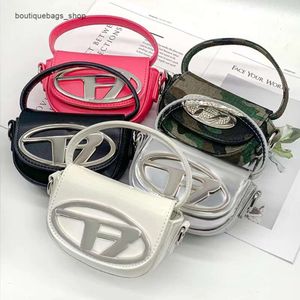 Günstiger Großhandel, begrenzter Ausverkauf, 50 % Rabatt, Handtasche Xiaozhong Baobao Damen, neuer Sommer, hochwertige Dingdang-Tasche, Mini, klein, tragbar, Unterarm