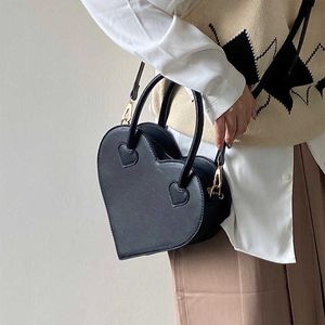 Girl's Niche Love Bag, Women's Fashionable and Minimalist Handbag, Black Single Shoulder Diagonal Cross Bag Trend 240315