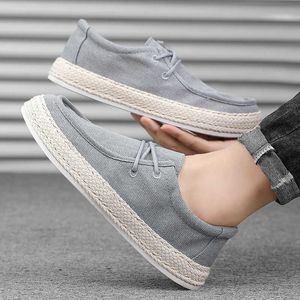 HBP icke-varumärkesfabrik i Stock Men Casual Running Shoes Wear-resistent PVC Outsole Fashion Canvas Walking Style Classic Boat