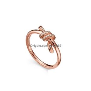 Charm Orijinal Tasarımcı T Knot Halkası Extravagant Gold Sier Rose 316L Paslanmaz Çelik Mektup Elmas Yüzükler Kadın Erkek Mücevher Lady Partisi DH0Z2