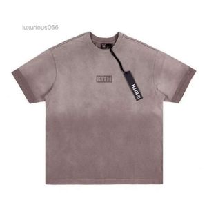 Kith T 셔츠 디자이너 X KSUBI LETTER TEE WASHED COTTON CREAT STREETWEAR 품질 티셔츠 셔츠 남성용 빈티지 남성 의류 오버 사이즈 까마귀 8882