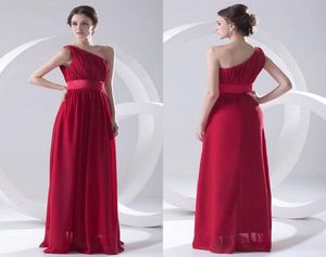 Immagini reali Abito da damigella d'onore in chiffon economico rosso scuro Una spalla Senza schienale Abiti da damigella d'onore Abiti da sposa economici Lunghi ZPT207268915