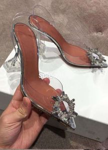 Sukienka Crystal Pvc Slingback Sandały Kobiety Begum Glass High Obcasy buty Kobieta przezroczyste srebrne pompy projektantów ślub