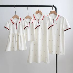 Mãe filha vestidos pai filho camisetas roupas de bebê para família combinando roupas mamãe e vestido irmã irmã irmão 240311