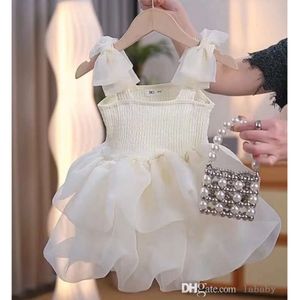 Baby flickor festdress sommar barn kläder söt båge fluffig kjol 2024 nya snygga nät prinsessor klänningar för flicka