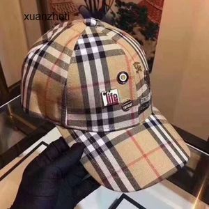 B hat baseball cap Badge Medal Checkered Baseball Hat Womens Hat Mens Trendy Fashion Versatile Hat sport hat 3AP9