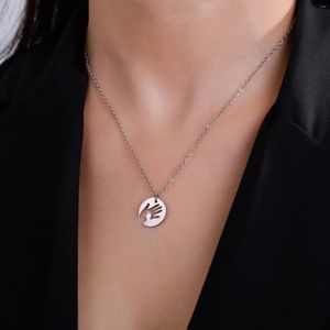 Pendant Necklaces Unift Big Hand Small Round For Women Teens Fashion Baby Mother Family Jewelry Gold Plated Stainless Steel