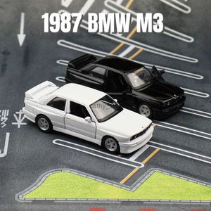 Modellini di auto 1/36 BMW M3 modello di auto giocattolo RMZ CiTY miniatura classica ruote libere tirare indietro pressofuso in lega collezione regalo per bambini ragazzo KidL2403