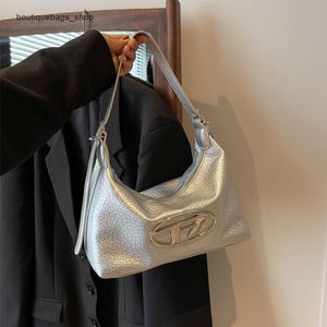 Barato por atacado liberação limitada 50% desconto bolsa grande capacidade saco para as mulheres nova moda e high-end único ombro axilas na moda cruz