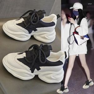 Casual Shoes 2024 Ankomst Herrkvinnor utomhus joggingplattform Multicolor Reflective Black White Leather Trainers Grey Suede BC10056