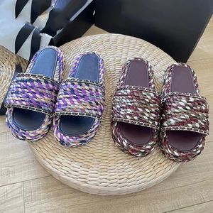 2024 Designer Sandaler Män Kvinnor Luxury Slide Flats Tjock Bottom Flop Flops Embroidered Printed Jelly Rubber Leather Slippers 35-41