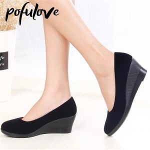 Stövlar Pofulove Women's Medium Wedge Shoes Black Pu High Heel Office Ladies Spring Slip Fashion Mom Oxford Shoes