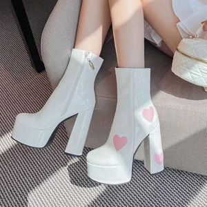 Boots Women Platform High Heeled chunky Heart Print Older Clostage Vintage Comfy Modern Modern Short 2024