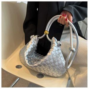 Hip Shoulder Bags Woven Designer Handbags Tote Bag Womens Crossbody Large Capacity Pleated Cloud Bag 240311