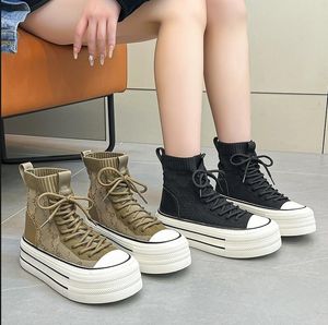 Calzini e stivali elastici lavorati a maglia primavera autunno Stivali da donna con fondo piatto a fondo piatto con fondo spesso disciolto Martin Stivali Moda studentesca Scarpe casual hip-hop