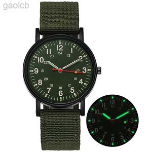 Armbandsur Lysande nylonband Militärklocka Men Army Wrist Quartz Sports Shock Resistant Wristwatches 24319