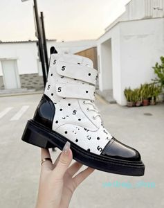 Famous designers design brand shoes, cowhide boots, versatile women's shoes, all leather inside and outside, high-end molded outsole, wear-resistant