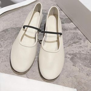 Sapatos de vestido 2024 Trending Mulheres Ballet Soft Couro Fino Salto Alto Redondo Toe Elástico Raso Casual Única Qualidade