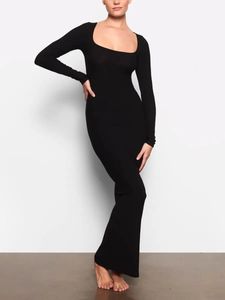 Kardashians Autumn Pure Desire Spicy Girl Appears Slim Wrapped Hips Wide necked Long sleeved Dress Womens Long Skirt 240309