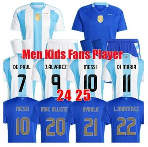 Argentina a 3 stelle maglie da calcio commemorative 24 25 fan Versione giocatore Messis Mac Allister Dybala di Maria Martinez de Paul Maradona Child Kid Kit Kit Men Women Shirt