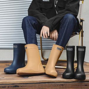 Moda masculina botas de chuva borracha gumboots deslizamento em meados de bezerro à prova dwaterproof água botas de trabalho conforto antiderrapante sapatos de pesca para homem 240309