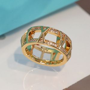Tiffaniring Stylowe cyfry rzymskie Pierścień wykonany ze stali nierdzewnej Tiffanyjewelry Idealny wybór do wyjątkowego osobistego stylu i pary świątecznych prezentów 406