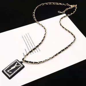 Designer Brand Letter Pendants Diamond Necklaces Jewelry Titanium Stainless Steel Necklace Men Womens Wedding Gifts Trendy Personality Clavicle Chains
