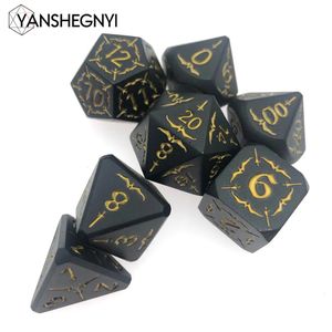 Dados de metal para jogos de mesa RPG Itálico Fonte inclui bolsa uma variedade de cores D4 D6 D8 D10 D12 D20 Conjunto de 7 peças 240312