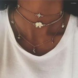 Choker Fashion Simple Multilayer Halsband 3 Layer Chain Moon Star Elephant Pendant Collier Trevlig gåva för kvinnor