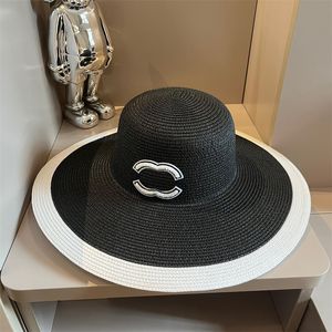 Szerokie brzegowe czapki wiadra Hats Designer Strandhoed Voor Dames Zonnescherm Strohoed Opvouwbare Zomer Strandvakantie Emmer Hoeden Mode Grote Rand Caps