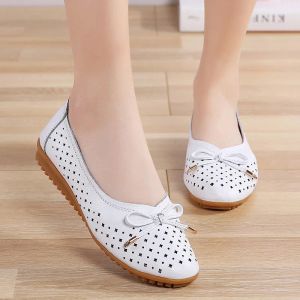 Stiefel 2022 Sommer Frauen Ausschnitte echte Leder -Mutter Schuhe bequeme Wohnungen Krankenschwester Casual Slipon Ballet Flat Slates Größe 3542