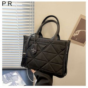 Designer Women's Handbag Store %60 Wholesale Retail Free Shipping High End Womens Bag New Fashionable Grid Large Capacity Single Shoulder Crossbody