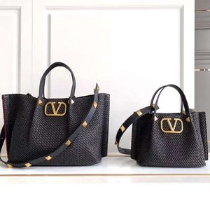 Shop Design Handbag Wholesale Retail 2024 Summer New V-Button Willow Nail Chain Tote Bag Shopping Lafite Woven